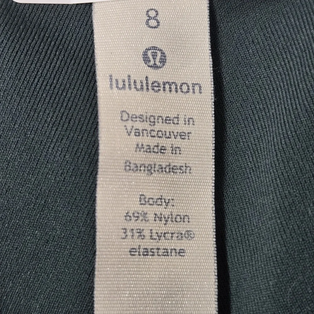 Lululemon Women Activewear Pants 8 Blue Wunder Under HR Capri‎ Yoga Legging